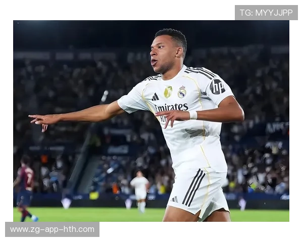 姆巴佩突击头球得分,巴黎压倒性优势