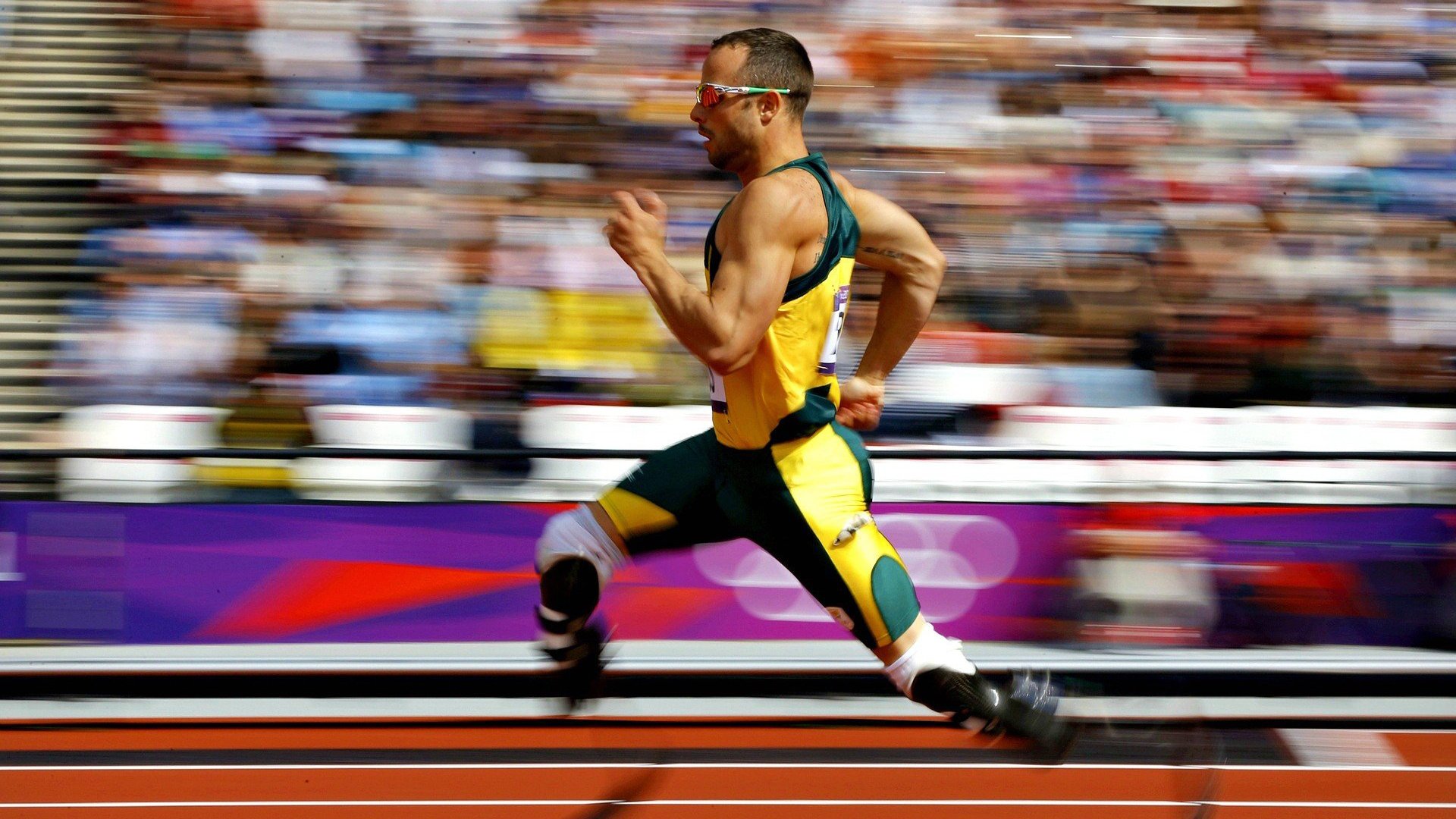 “正午影子最短慢跑记录赛” 与影子一起出现在终点